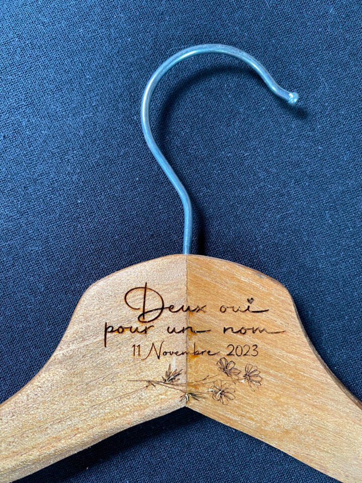 Cintre personnalisé "Personnalisé" – Image 3