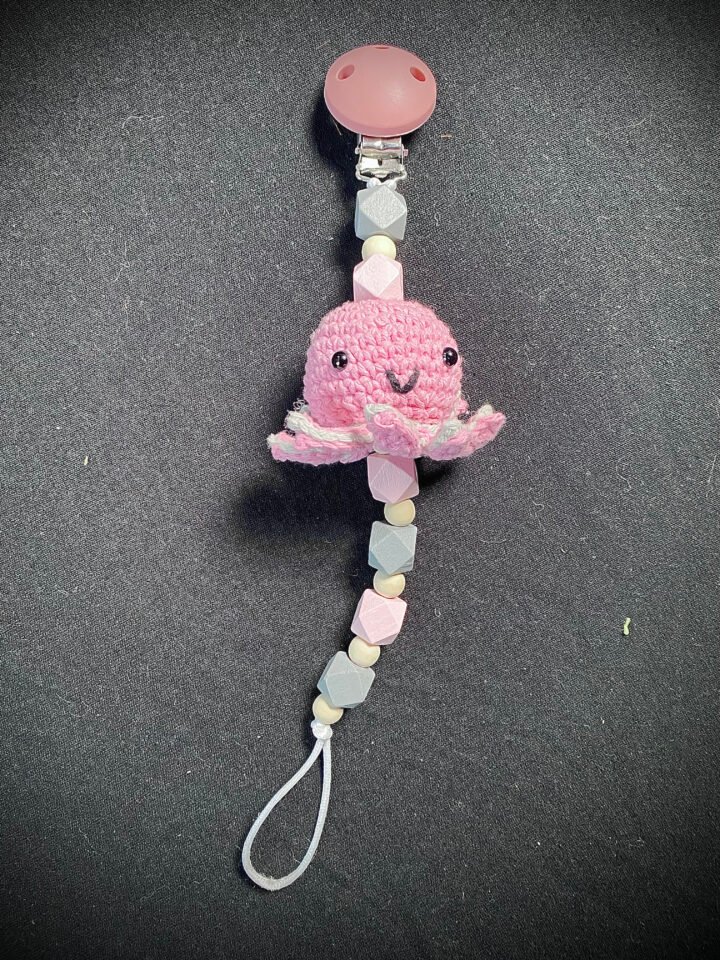 Attache tétine au crochet "Personnalisé" – Image 3