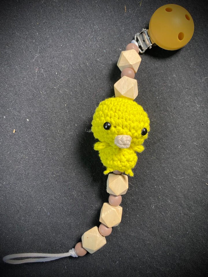 Attache tétine au crochet "Personnalisé"
