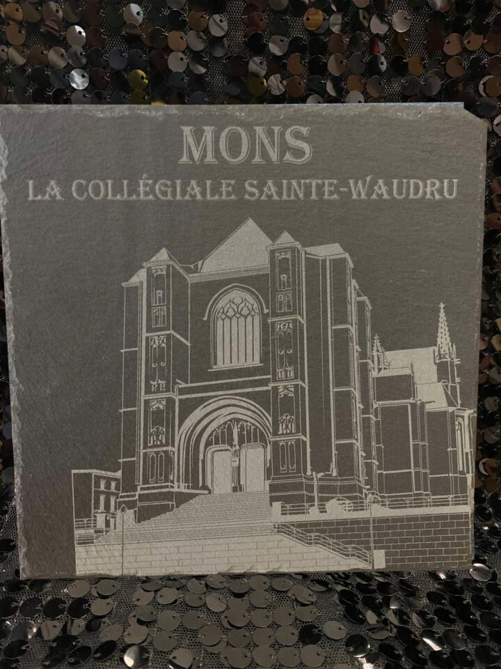 Ardoise carée « La collégiale sainte waudru »